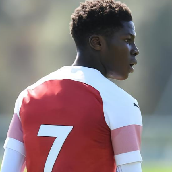  米兰双雄争抢比利时天才，埃因霍温中场成焦点  